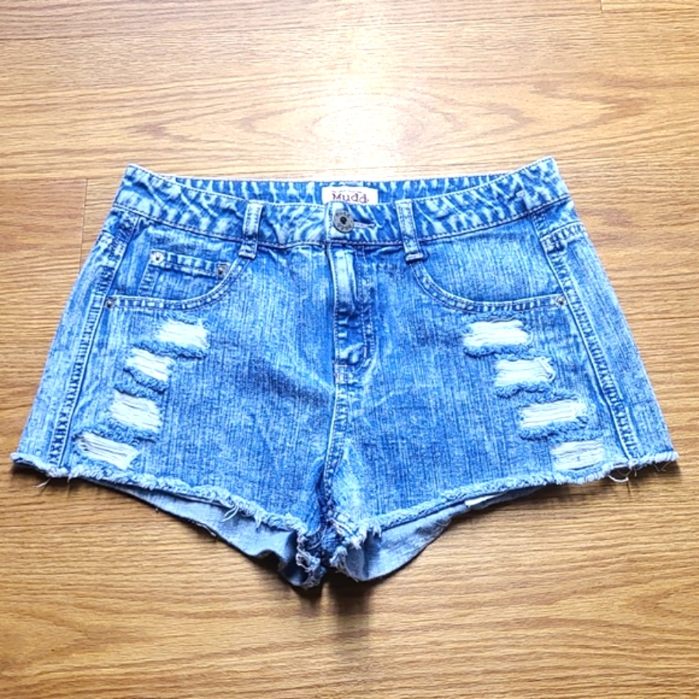 MUDD DENIM 9x2 FADED DISTRESSED DISTROYED DENIM CUTOFF GIRLS VINTAGE SHORTS - Picture 3 of 8